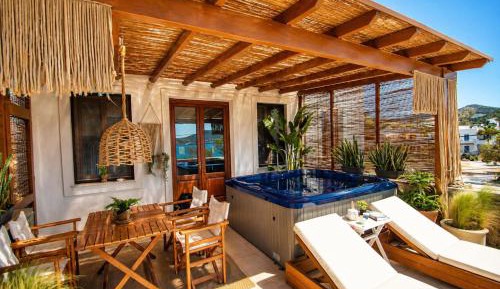Deluxe Apartment with Sea View