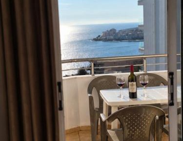 Apartment with Sea View