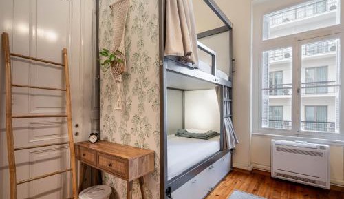 Bed in 8-Bed Mixed Dormitory Room