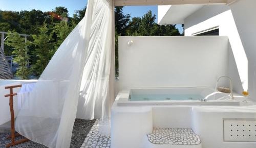 Junior Suite Garden View with Outdoor Hot tub