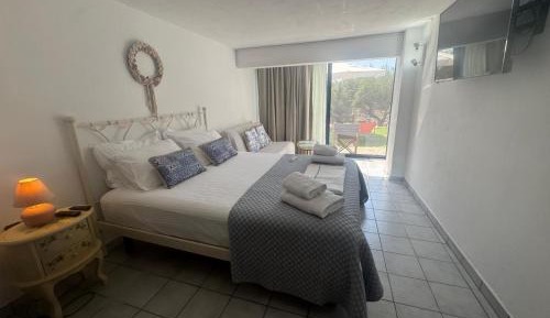 One-Bedroom Apartment with Garden View