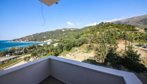 Deluxe Double or Twin Room with Partial Sea View