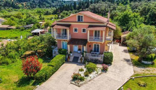 Two-Bedroom Deluxe Apartment with Garden View