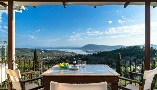 Superior One-Bedroom Apartment with Balcony