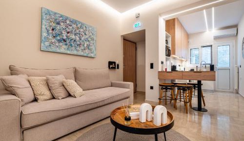 Two-Bedroom Deluxe Apartment with Balcony