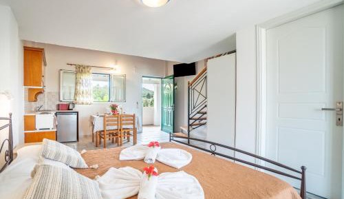 Two-Bedroom Deluxe Apartment with Balcony