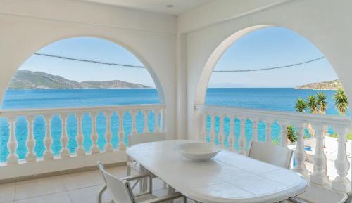 Superior One-Bedroom Apartment with Balcony