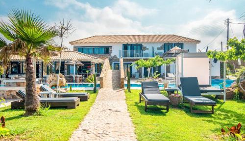 Two-Bedroom Deluxe Apartment with Ocean View