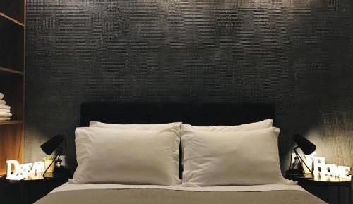 Superior One-Bedroom Apartment