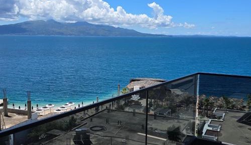 One-Bedroom Apartment with Balcony and Sea View