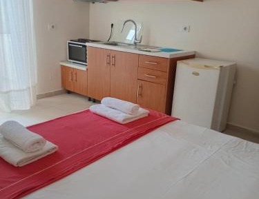 One-Bedroom Apartment with City View