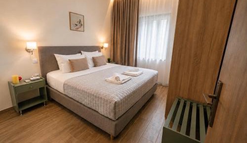 One-Bedroom Apartment with Balcony