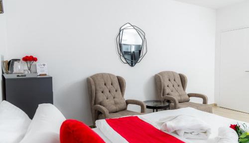 Deluxe Suite with Spa Bath