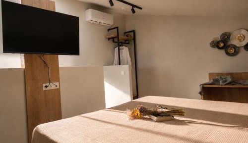 Superior One-Bedroom Apartment with Balcony