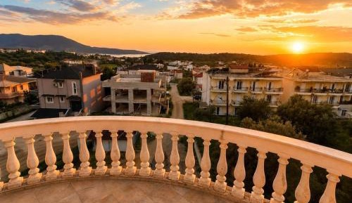 Two-Bedroom Apartment with Balcony and Sea View