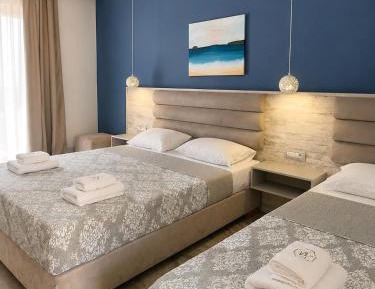 Standard Triple Room with Sea View