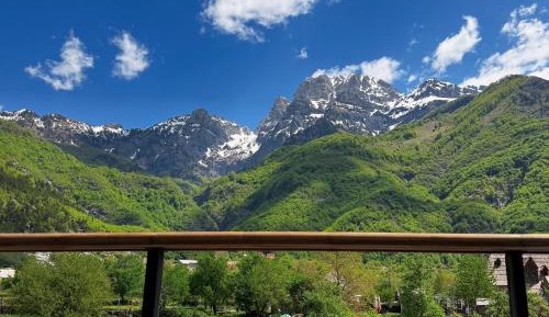 Double Room with Mountain View