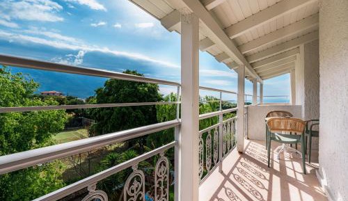 Premium Suite with Garden View