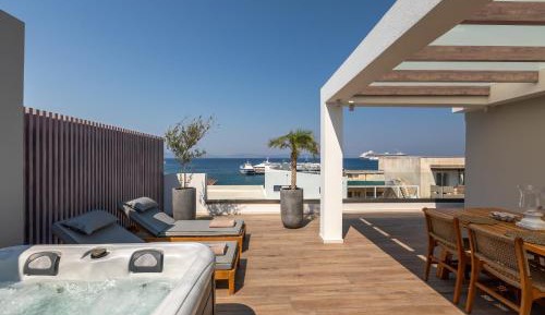 Suite with Hot Tub