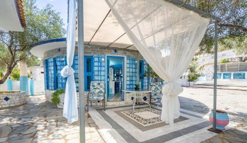Superior One-Bedroom Apartment with Balcony