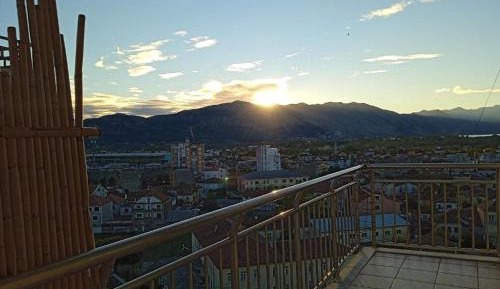 Two-Bedroom Apartment with Mountain View