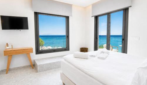 Double Room with Balcony and Sea View