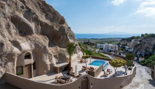 Two Bedroom Cave Villa with Sea View and Private Pool