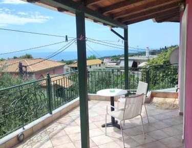Two-Bedroom Deluxe Apartment with Balcony