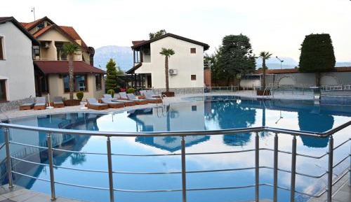 Superior Chalet