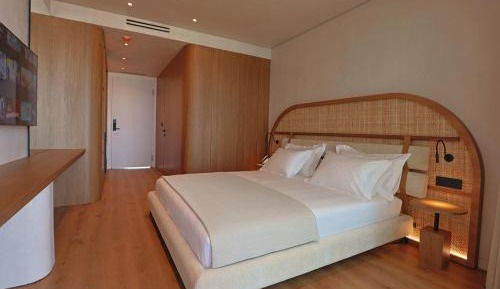 Deluxe Double Room with Mountain View