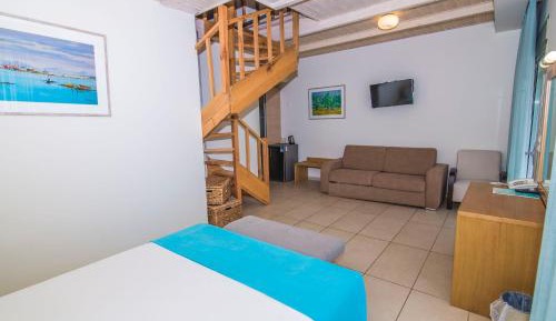 Deluxe Queen Suite