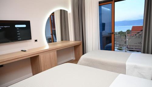 Triple Room with Lake View