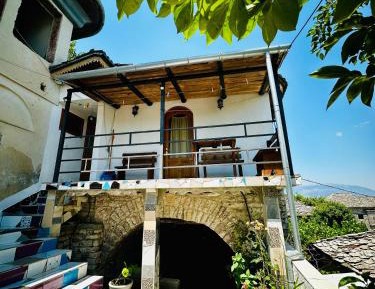 Two-Bedroom Deluxe Apartment with Balcony