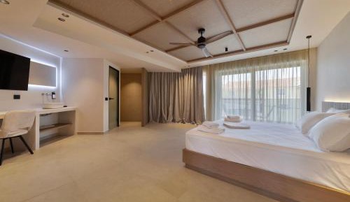Queen Room with Balcony