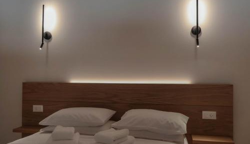 One-Bedroom Loft Apartment with One Queen Bed
