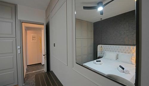 Deluxe King Suite