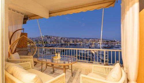 One-Bedroom Apartment with Sea View and Balcony