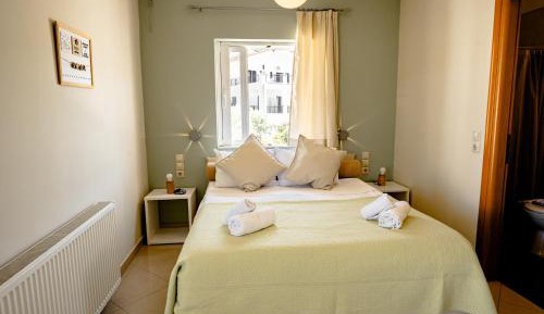 Studio (2 Adults)