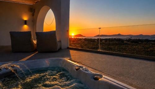 Deluxe Suite with Spa Bath