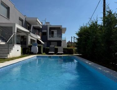 One-Bedroom Apartment with Garden View