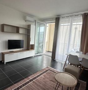 One-Bedroom Apartment with Balcony