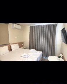 Deluxe Queen Studio 