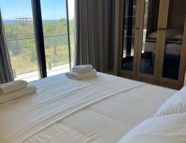 Deluxe Double Room with Balcony and Sea View