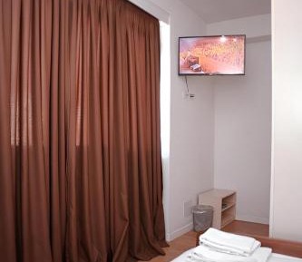 Single Room with Shared Bathroom