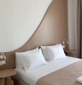 Deluxe Double Room with Side Sea View