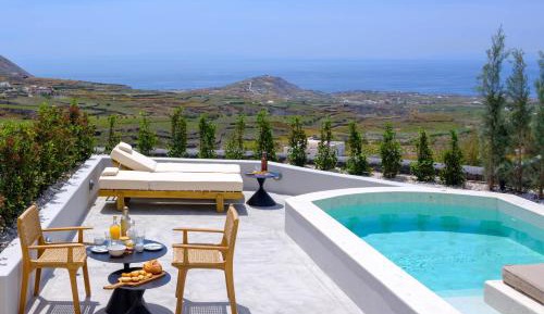 Executive Suite with Heated Plunge Pool and Sea View