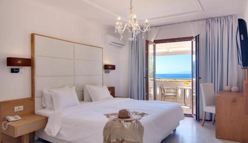 Superior Double Room with Balcony and Sea View