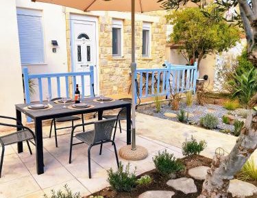 Villa with Garden View