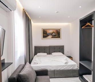 Double or Twin Room with Partial Sea View