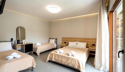 Deluxe Quadruple Room